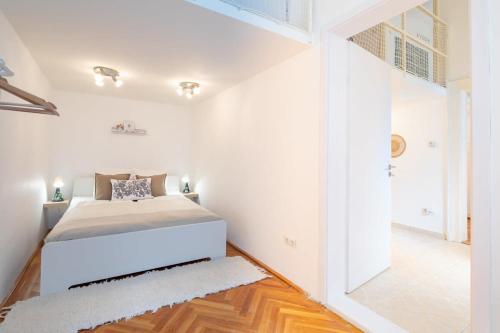 Very Central - Cozy Stay - image 9