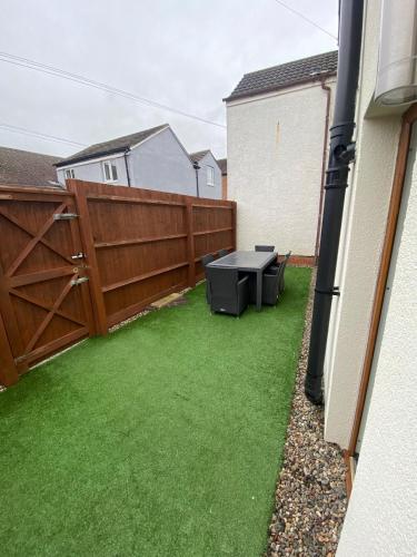 สวน, Cosy 6 Guest Retreat - Contractors welcome in อีเวสชาม