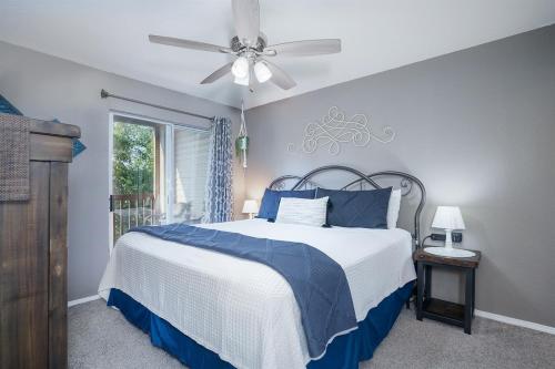 Spring Break Special! No Stairs, By SDC, On Lake, 2-3