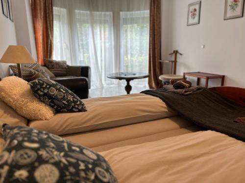 2 king beds