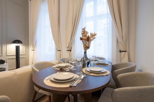 Stylish & Modern 90m2 Flat in Prime Location 5