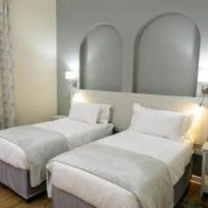Queen's Residences by BON Hotels