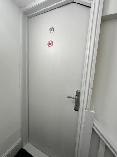 Room 10 NG3 2AZ - Nottingham Room 10 NG3 2AZ - Nottingham