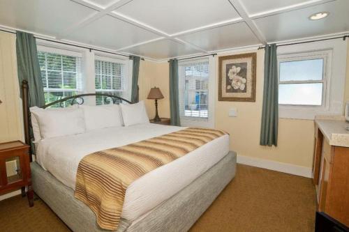 Georgianne Suite Four Georgianne Suite Four