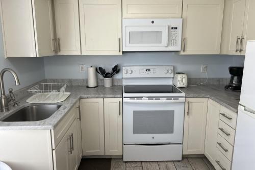 Georgianne Suite Eight Georgianne Suite Eight