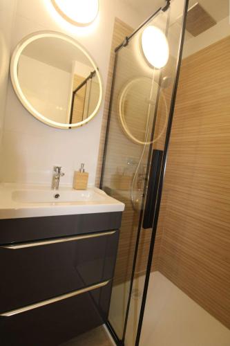 Gasjoly - Golfe de St-Tropez Studio avec cabine climatisé pour 4 personnes Gasjoly - Golfe de St-Tropez Studio avec cabine climatisé pour 4 personnes