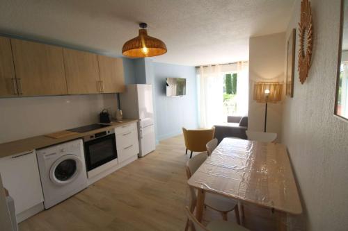 Gasjoly - Golfe de St-Tropez Studio avec cabine climatisé pour 4 personnes Gasjoly - Golfe de St-Tropez Studio avec cabine climatisé pour 4 personnes