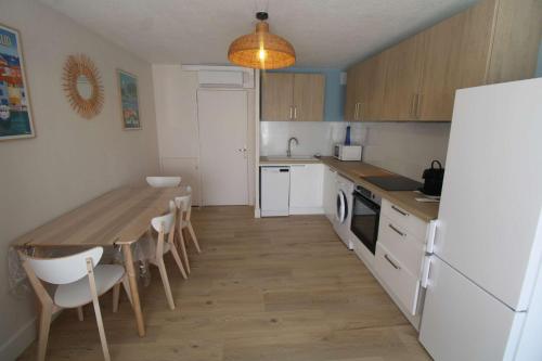 Gasjoly - Golfe de St-Tropez Studio avec cabine climatisé pour 4 personnes Gasjoly - Golfe de St-Tropez Studio avec cabine climatisé pour 4 personnes