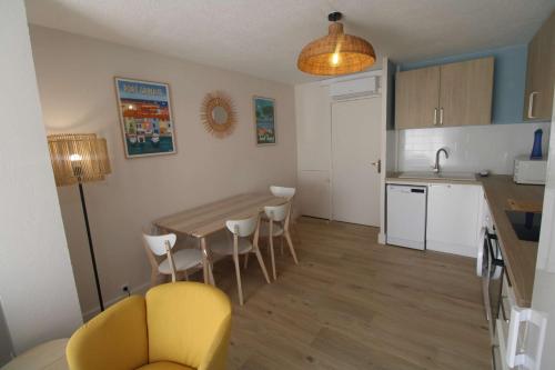 Gasjoly - Golfe de St-Tropez Studio avec cabine climatisé pour 4 personnes Gasjoly - Golfe de St-Tropez Studio avec cabine climatisé pour 4 personnes