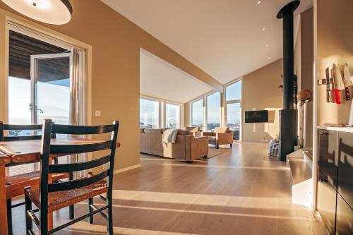 Fredheim, Northern Light Lodge, Kallsøya (фото 6)