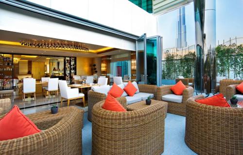 Vogue Downtown Stylish One Bedroom Apartment with Balcony and Unlimited Amenities Few Steps away from Burj Khalifa and Dubai Mall, Dubaj (zdjęcie 9)