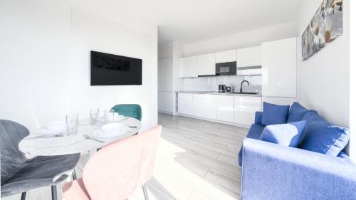 One-Bedroom Apartment image 10