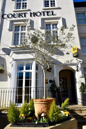 Queens Court Hotel - image 6