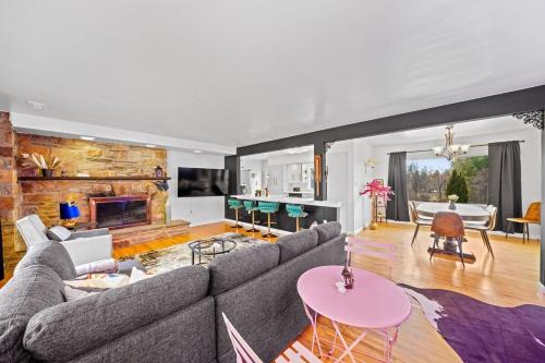 Comfort, Fun, & Charming - 5BR Oasis with Pool image