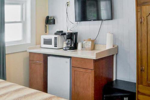 Georgianne Suite Four Georgianne Suite Four