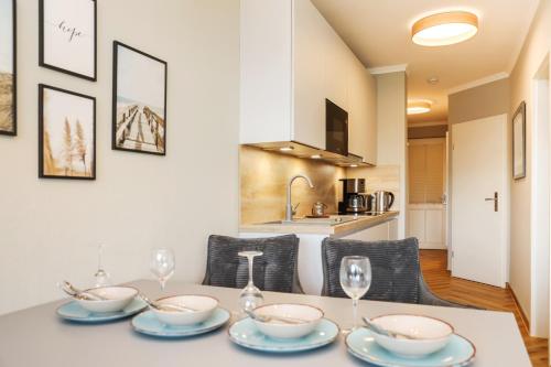 Kitchen, Meeresblick - inklusive saisonalem privatem Strandkorb in Ostseebad Kuhlungsborn