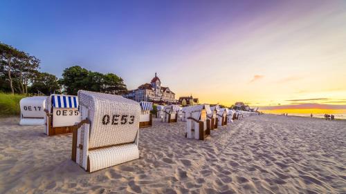 Beach, Meeresblick - inklusive saisonalem privatem Strandkorb in Ostseebad Kuhlungsborn