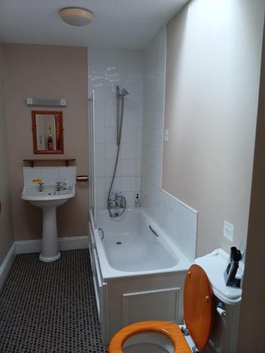 The Fleece Inn - image 4