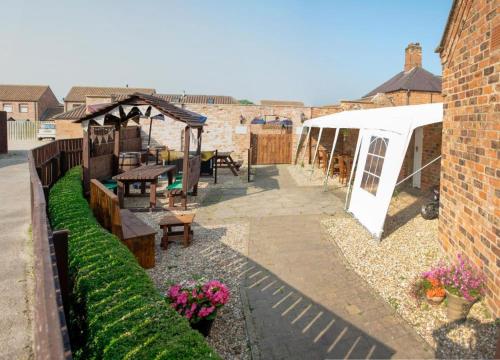 The Fleece Inn - image 3