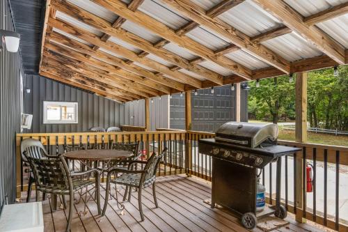 Rock View Resort – Hollister, MO