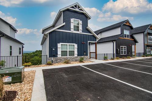 Two-Bedroom House image 2