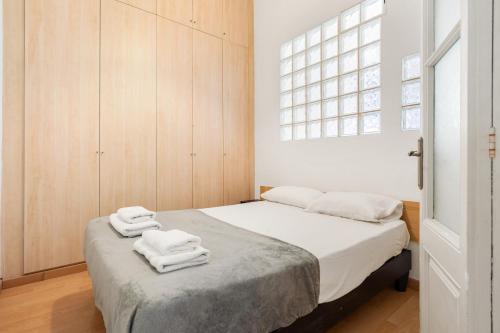 5BR for 7 Elevator Walk to Sant Antoni, Barcelona (Foto 9)