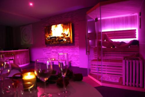 Suite Chic&Sensuelle La Manova SPA&Loveroom in Saint-Georges-sur-Moulon