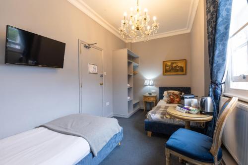 The Blue Boar - Maldon Room Type - Quadruple Room
