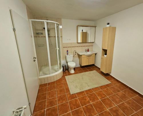 suihku, Gemütliche Ferienwohnung Parndorf (Gemutliche Ferienwohnung Parndorf) in Parndorf