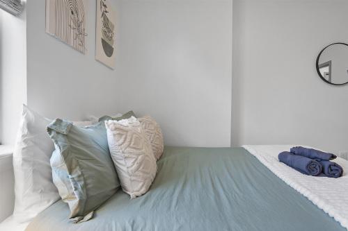 Beautiful Blue Spacious Free Parking View Gym