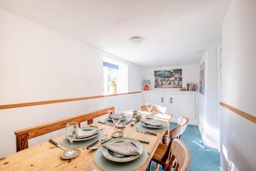 The Artists Studio, Somerset nr Babbington House & Frome Private Parking in Mells
