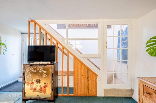 The Artists Studio, Somerset nr Babbington House & Frome Private Parking in Mells