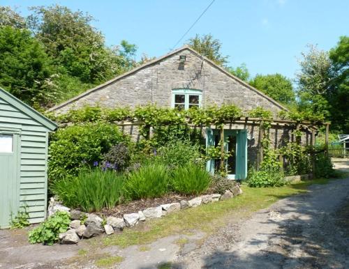 The Artists Studio, Somerset nr Babbington House & Frome Private Parking in Mells