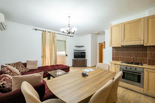 Tirent Apartment - Spacious 2-Bedroom Stay Near Liqeni i Thatë, Tirana (photo 7)