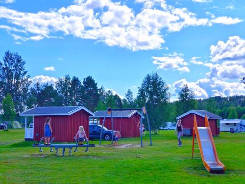 Playground, Storangens Camping, Stugor & Outdoor in Ransater