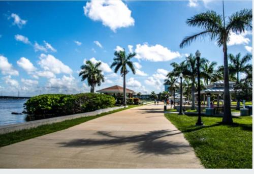 Brand new home near beautiful beaches in North Port (FL)