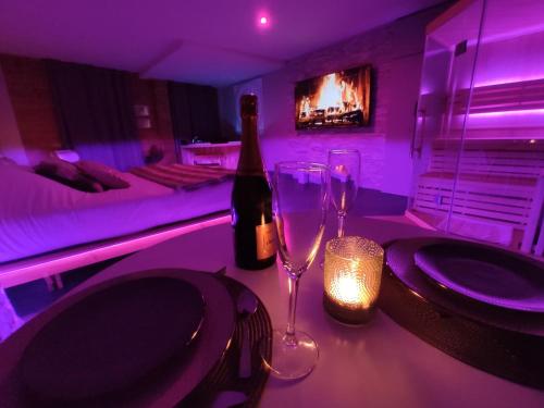 Suite Charme Loveroom La Manova Spa&Sauna in Saint-Georges-sur-Moulon