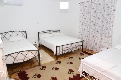 Apartment with Garden View image 10