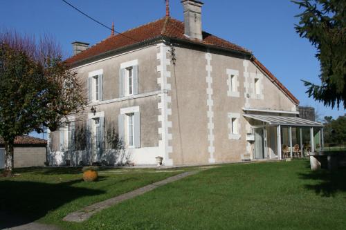 Maison familiale Les Boucs gîte à louer Coux