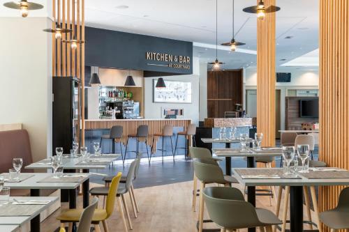 Courtyard by Marriott Paris Saint Denis - image 9