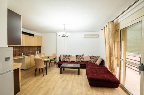 Tirent Apartment - Spacious 2-Bedroom Stay Near Liqeni i Thatë, Tirana