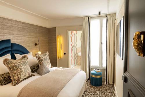 1 double bed, 1 twin bed