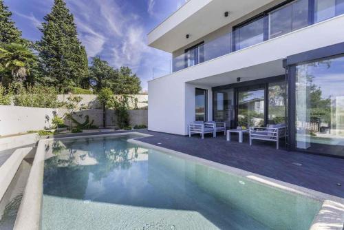 Holiday home in Malinska - Insel Krk 42218 – khách sạn tại Zidarici