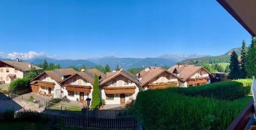 Rõdu/terrass, Apartment in South Tyrol with a beautiful panoramic view in Verano
