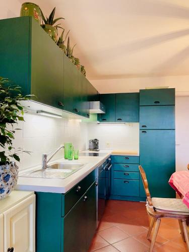 köök, Apartment in South Tyrol with a beautiful panoramic view in Verano