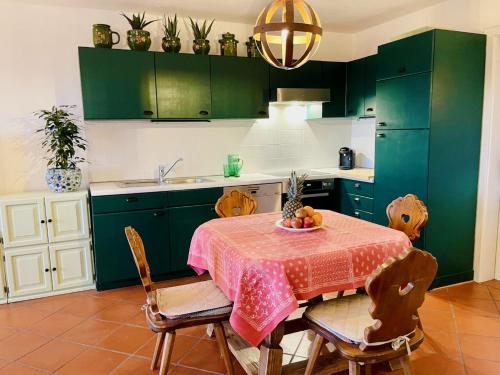 köök, Apartment in South Tyrol with a beautiful panoramic view in Verano