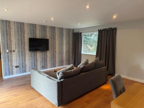 Best Western Plus Oaklands Hotel - image 11