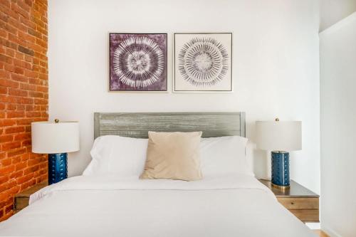 454-4R New 2BR prime midtown Best value Sleeps 5, New York (Foto 9)