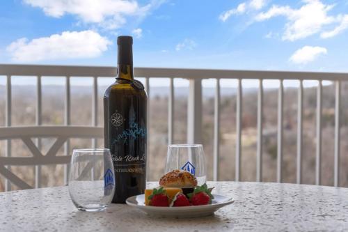 Large 2 Bed Condo w Beautiful Deck Views-Free Attraction Tickets-Table Rock Lake Access in Кімберлінг Сіті