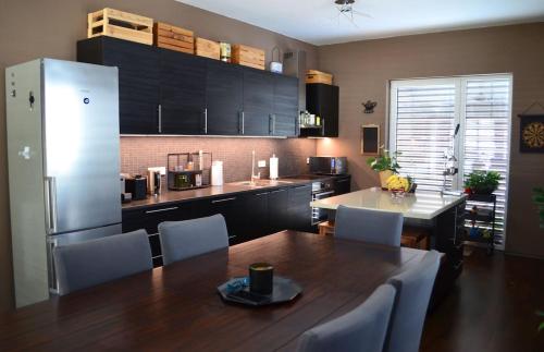 Stylish penthouse apartment with large balcony in 古特魯維爾特